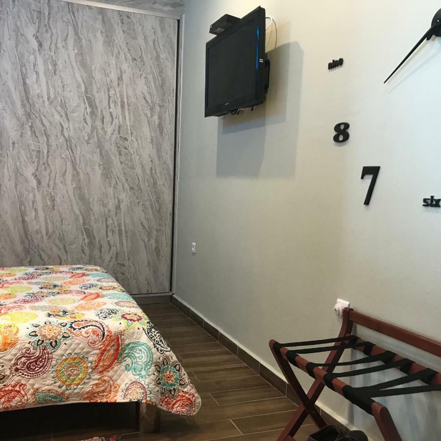 Guest House Gabriela Keratea 外观 照片